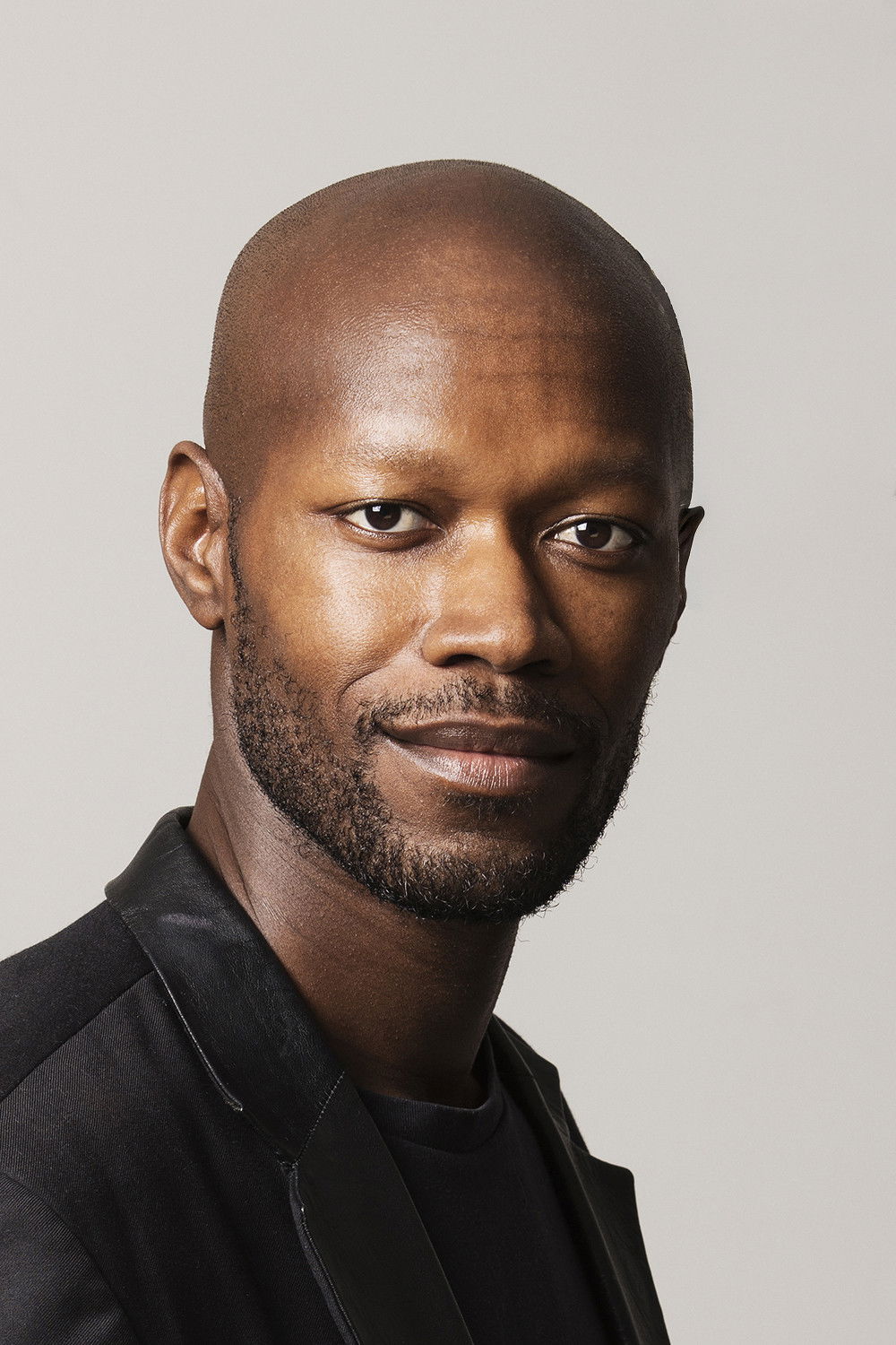 et billede af Charlie Vundla