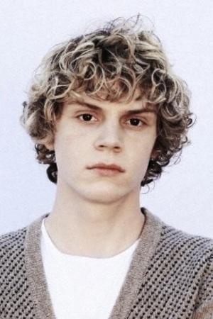 Evan Peters(埃文·彼得斯)