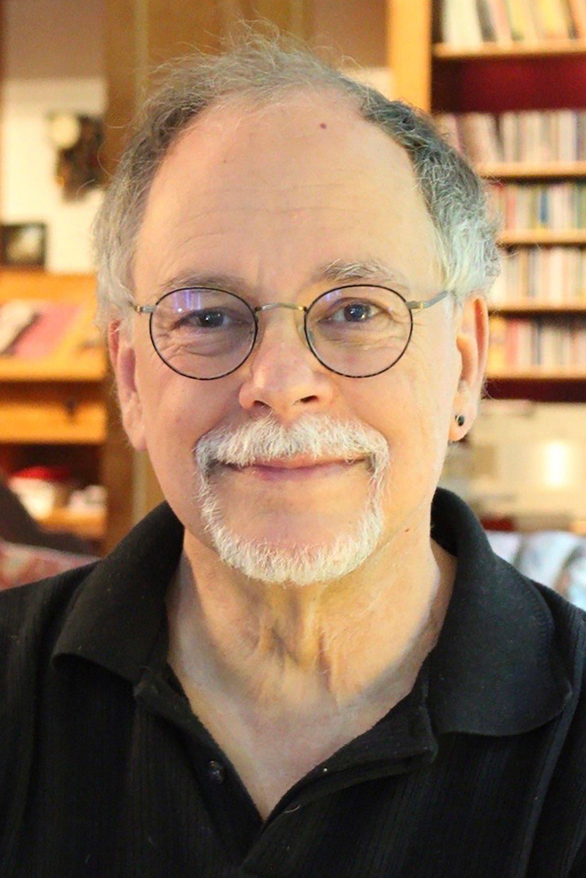 et billede af Gregory Maguire