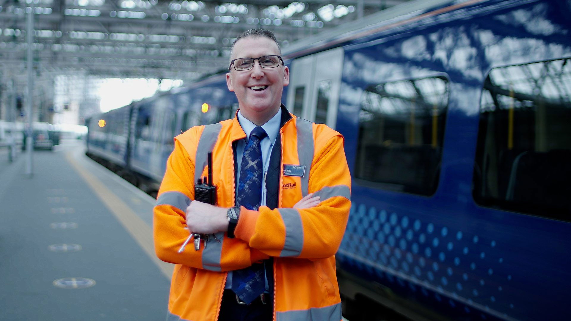 Inside Central Station S04E01 backdrop