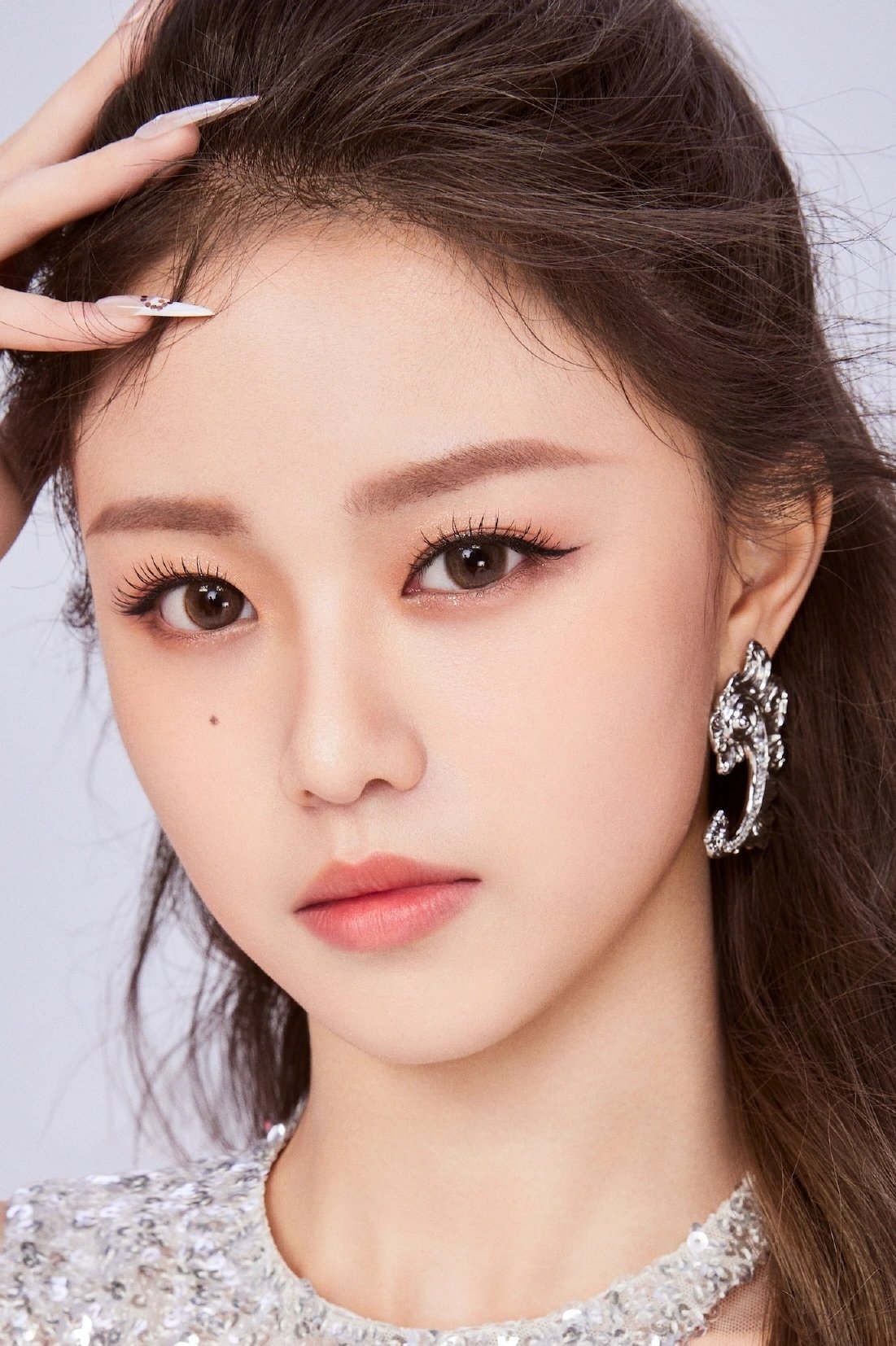 Li Jiajia's picture in the cast