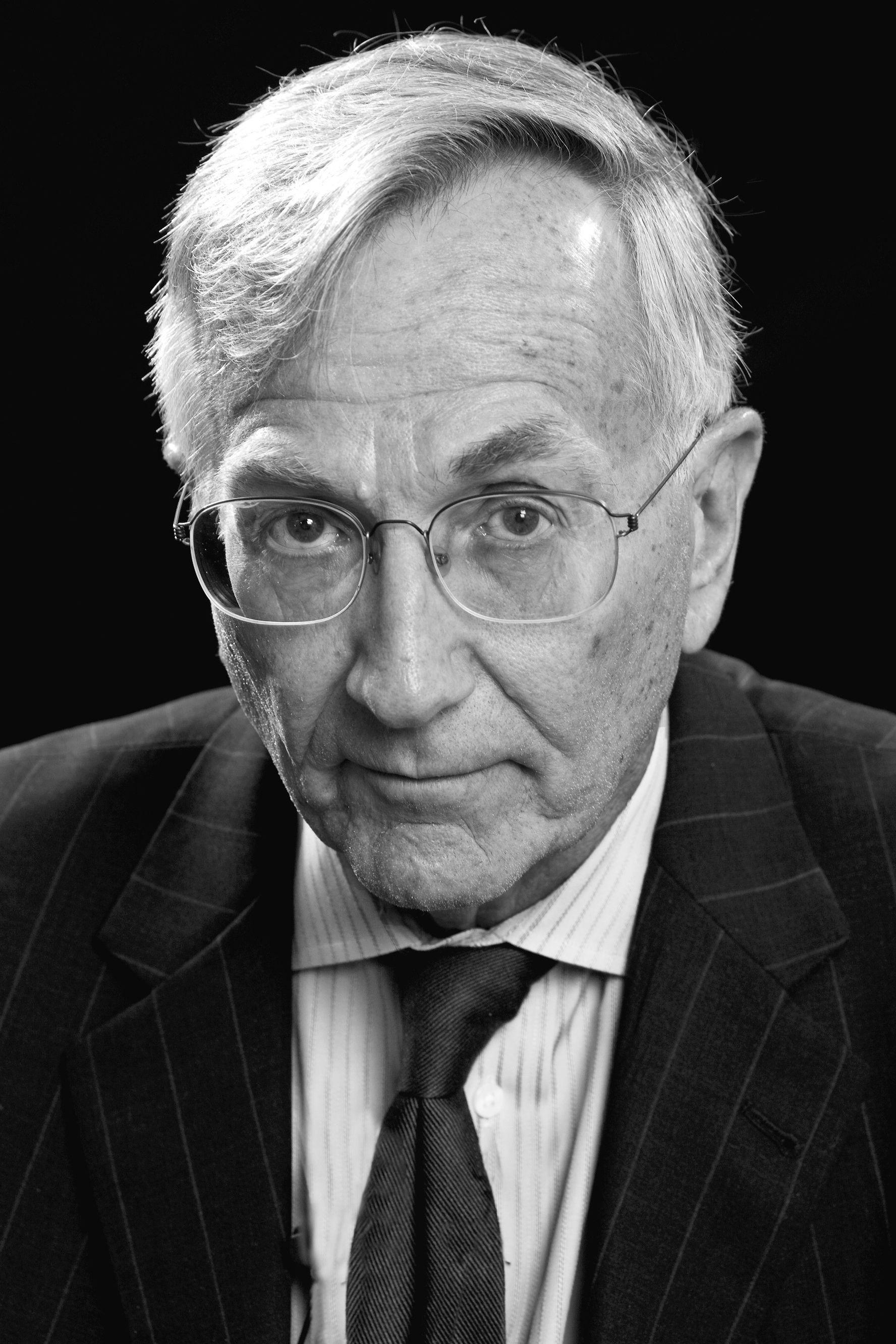 Seymour Hersh's picture in the cast
