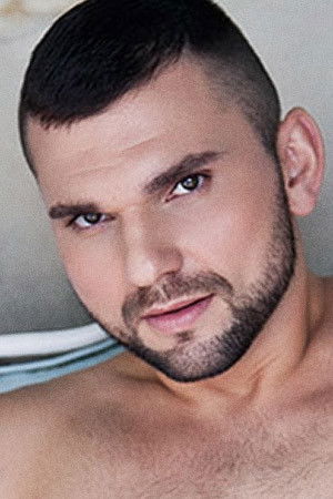 et billede af Adam Isaacs