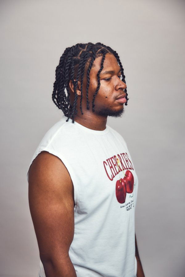 et billede af Messijah Hall