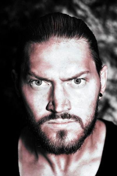 et billede af Jake Logan