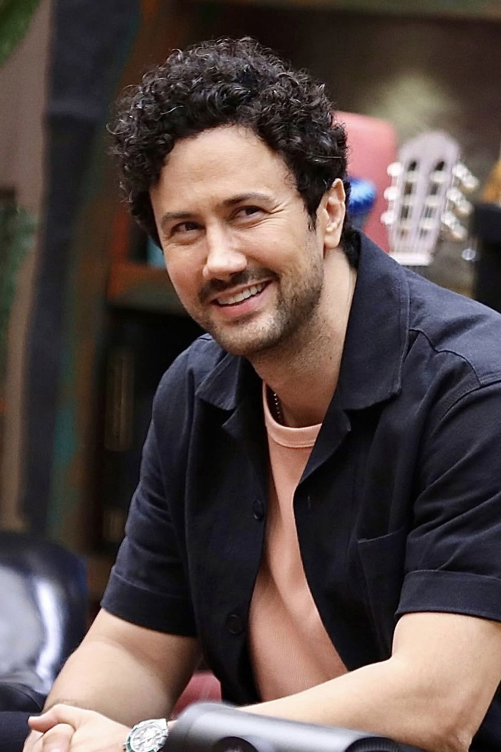 et billede af Shahrokh Estakhri