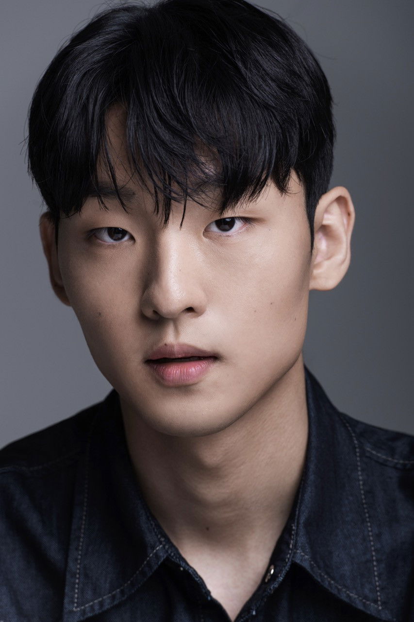 et billede af Kim Seong-guk