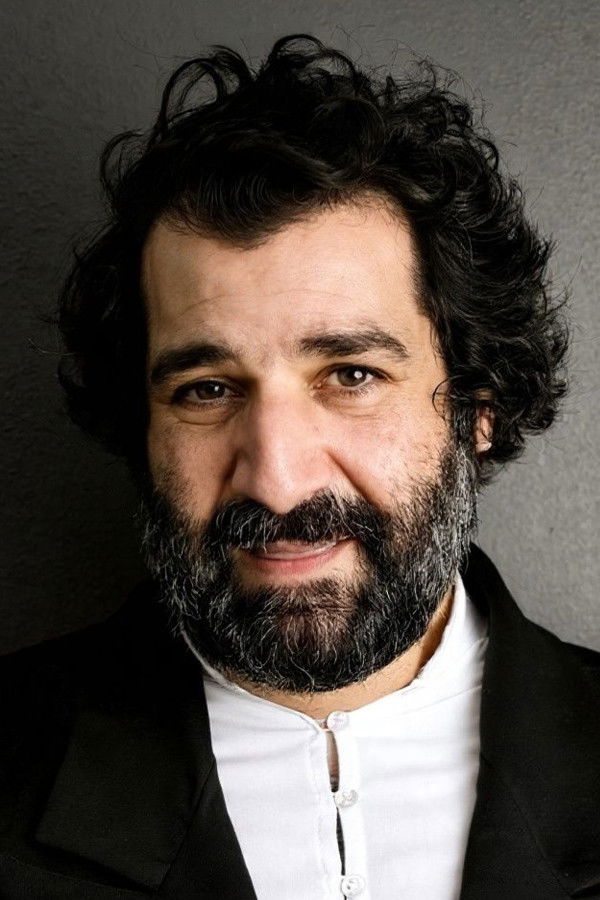 et billede af Tino Karam