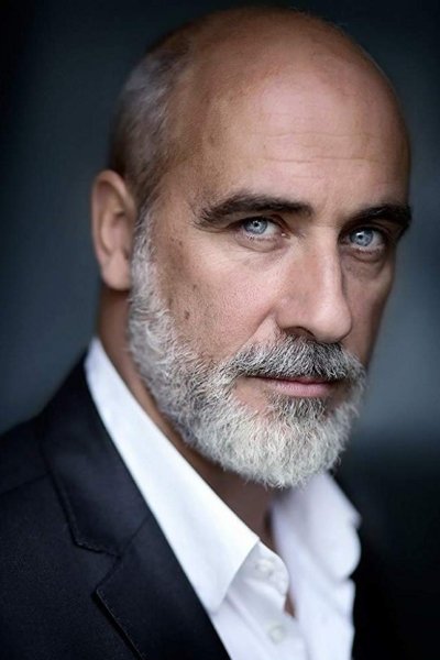 et billede af Pierre Azéma