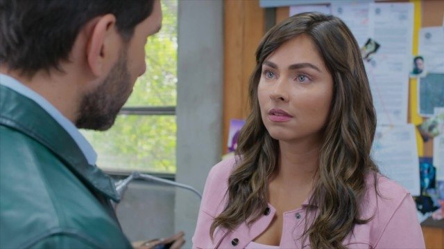 Juegos de amor y poder 1x17