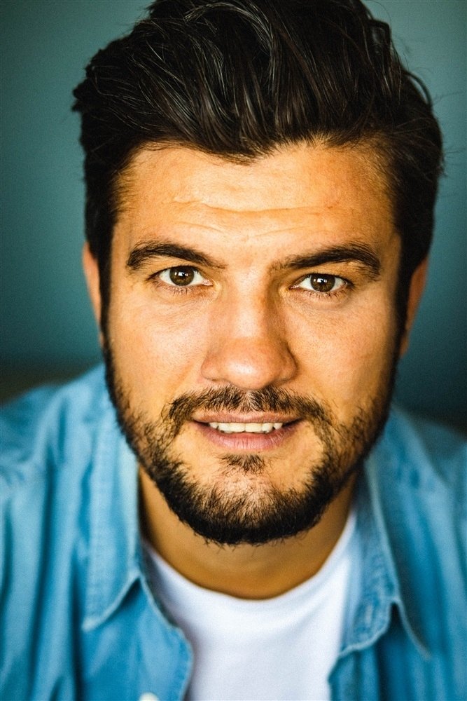 et billede af Charlie Costillas