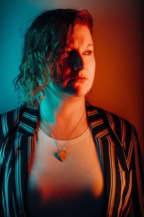 et billede af Simone Dow