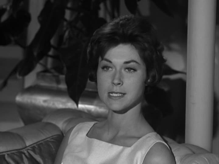 Prisoners' Wives S06E27 backdrop