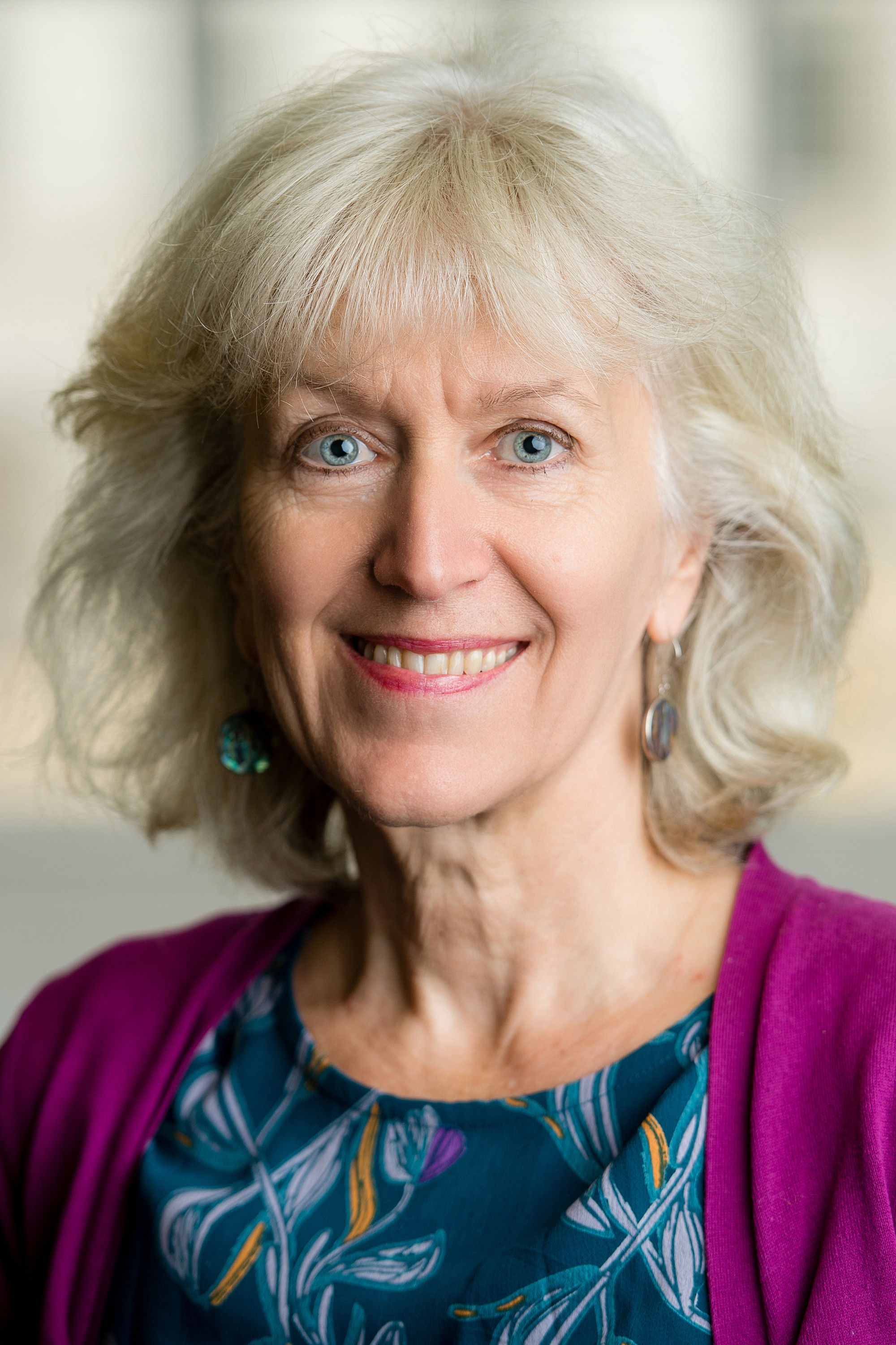 et billede af Joan E. Taylor