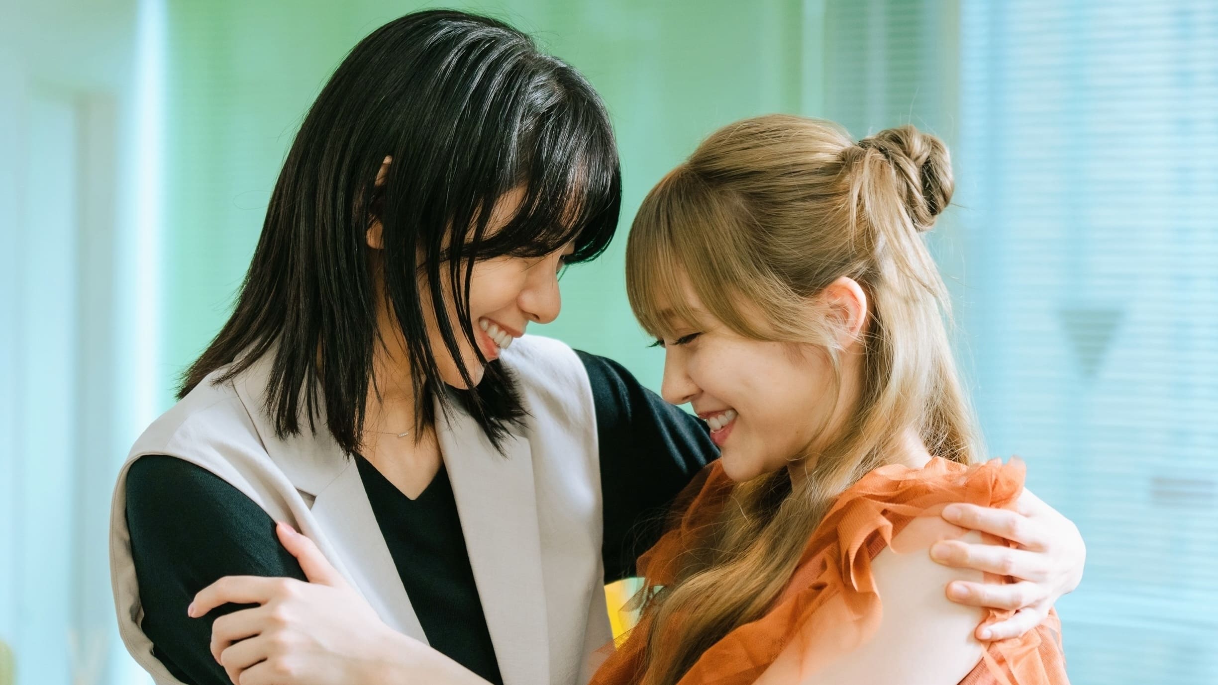 AYAKA is in LOVE with HIROKO