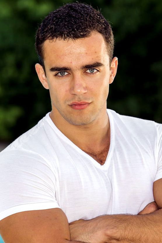 et billede af Codi Lewis