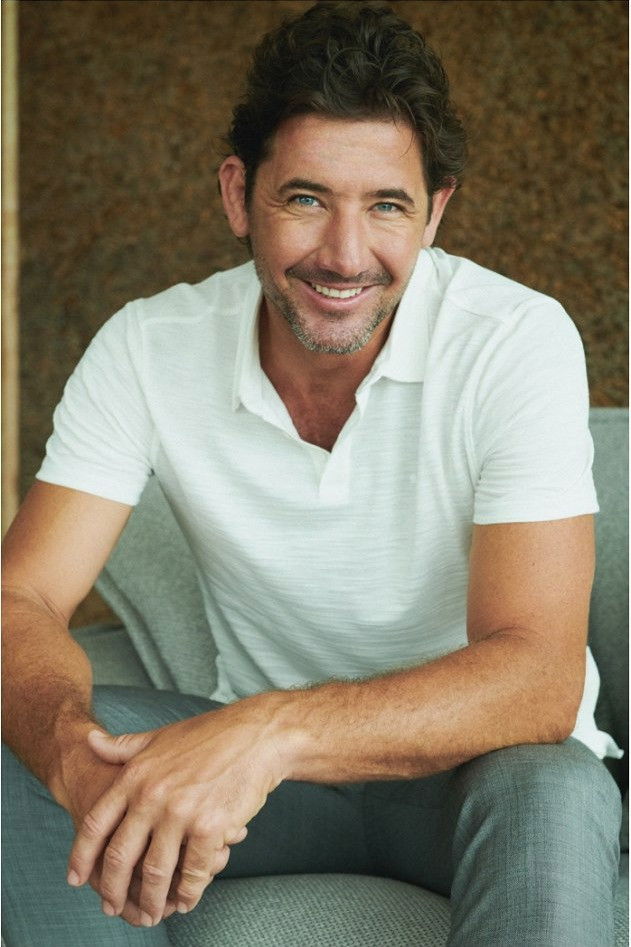 et billede af Sol Khan