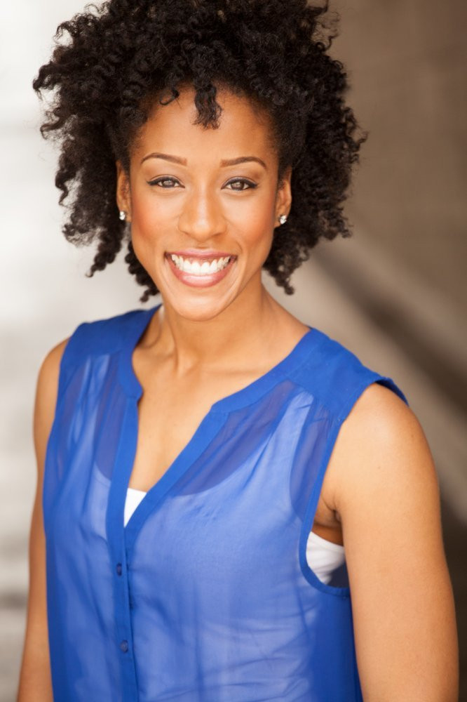 et billede af Angela K. Thomas