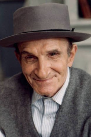 et billede af Leonard Barr