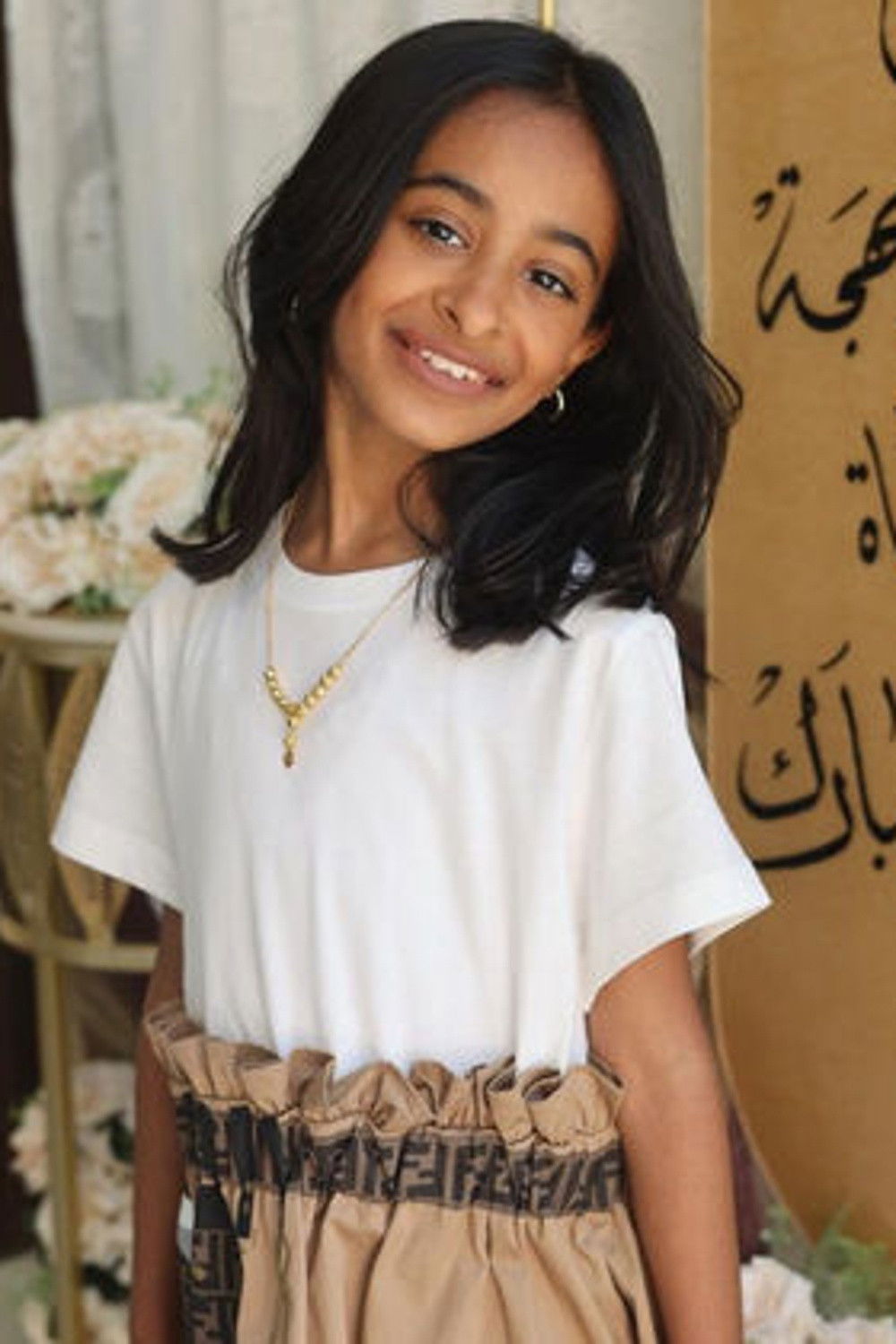 Profile لولوة المجيبل with character Profile لولوة المجيبل with character