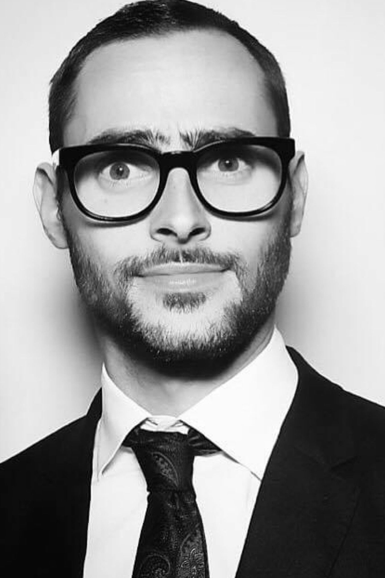 et billede af Julian Broudy