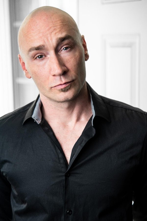 et billede af Nathanyael Grey