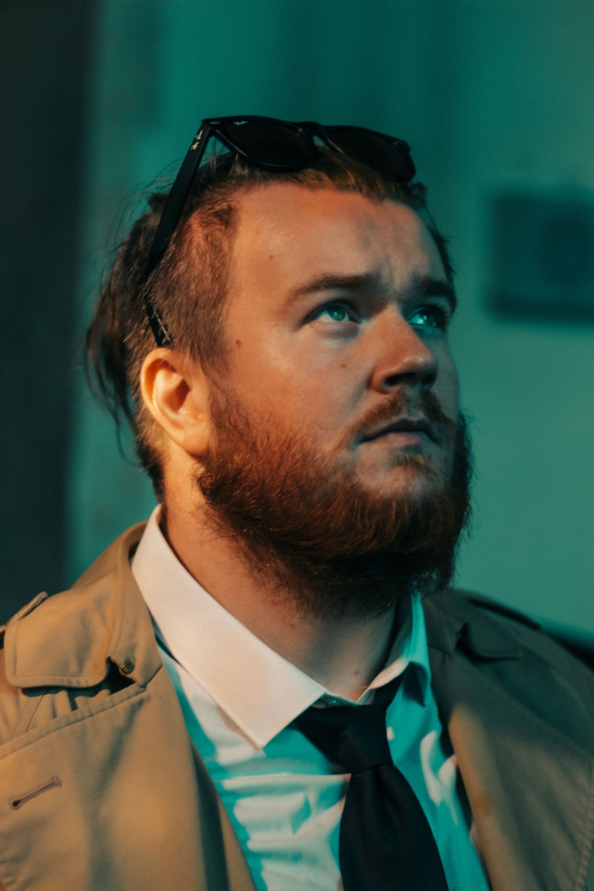 et billede af Damien Coke