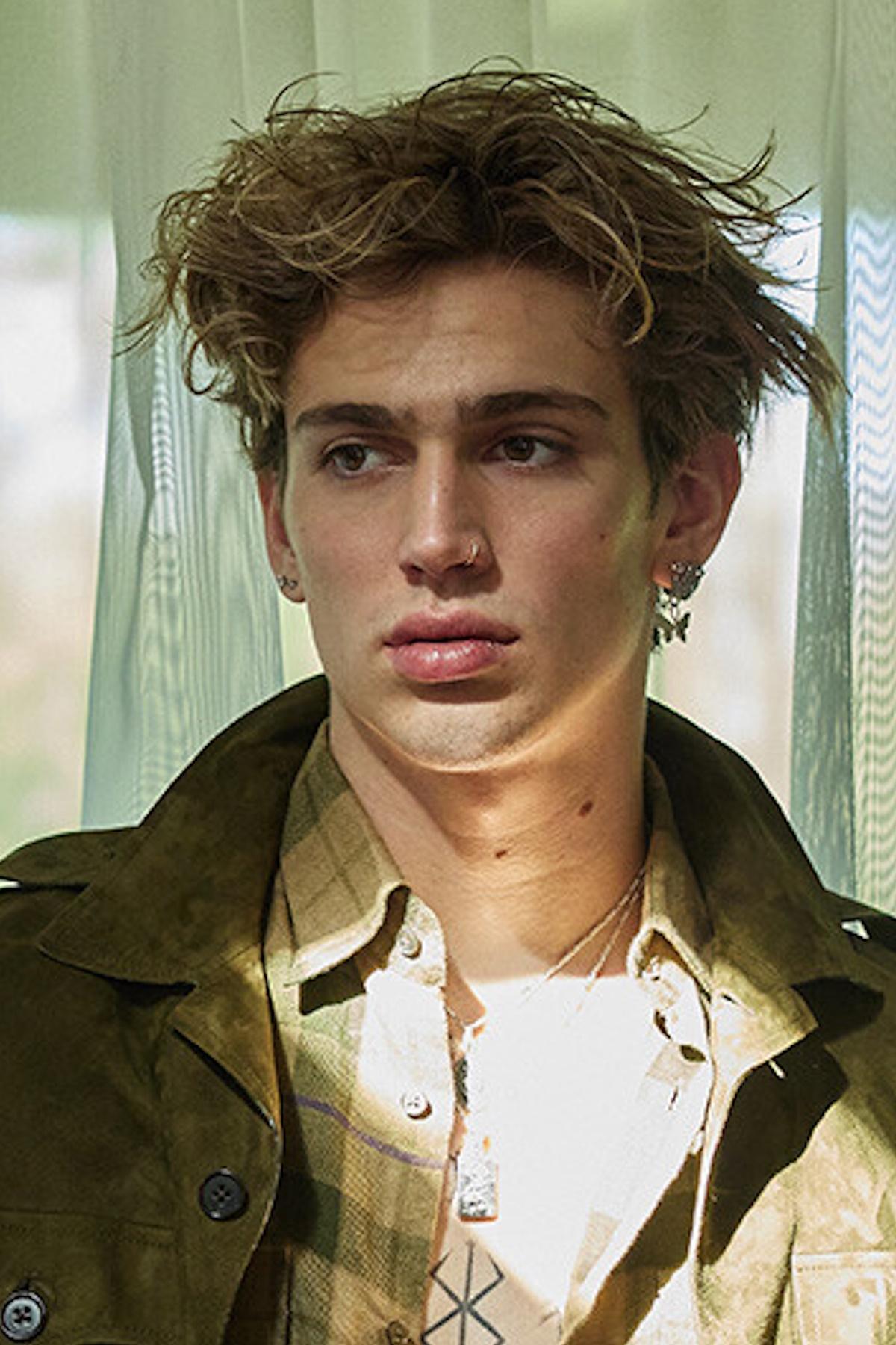 Vinnie Hacker's picture in the cast