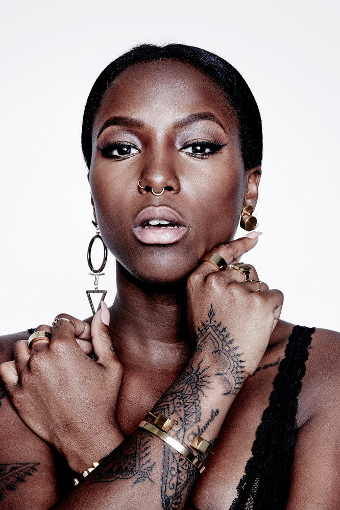 et billede af Sabina Ddumba