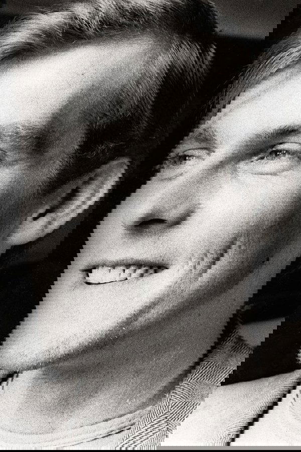 et billede af Albie Woodington