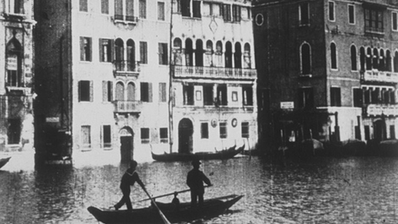 Panorama du grand Canal pris d'un bateau (1896)