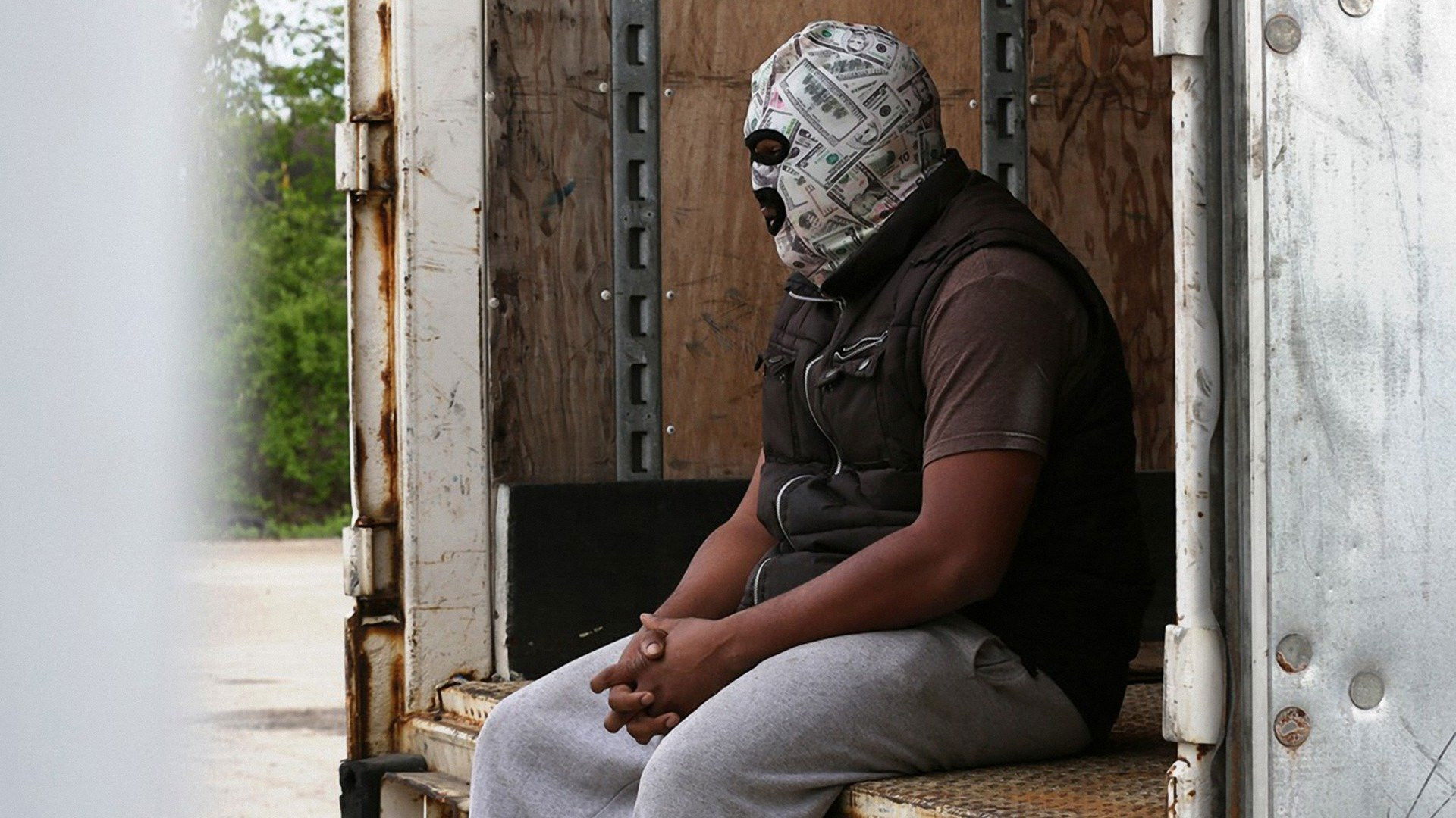 Underworld, Inc. S02E04 backdrop