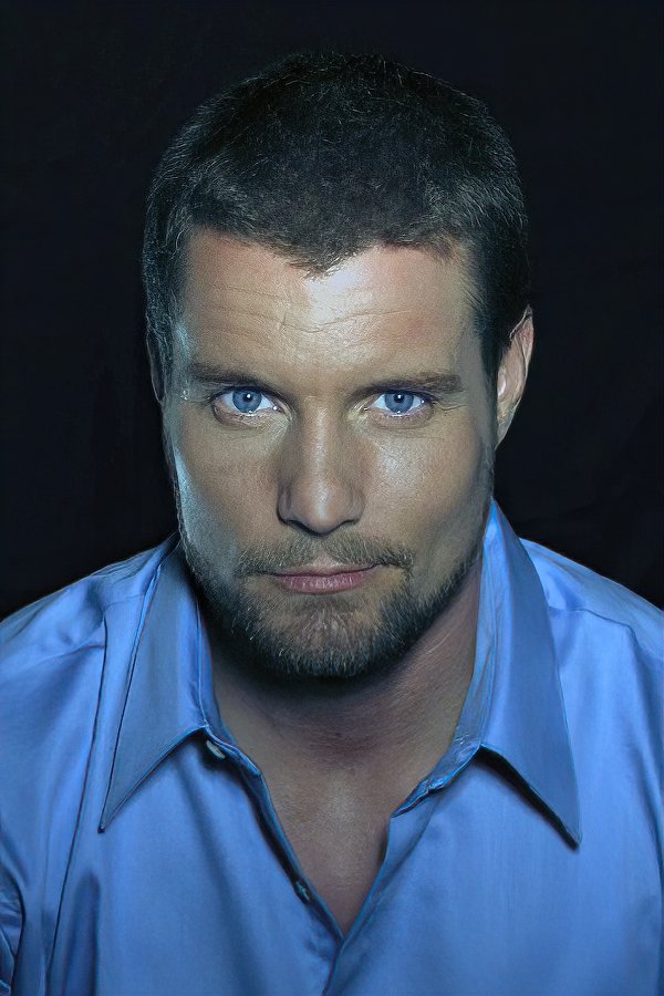 et billede af Damien Puckler