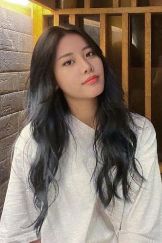 et billede af Vicky Low