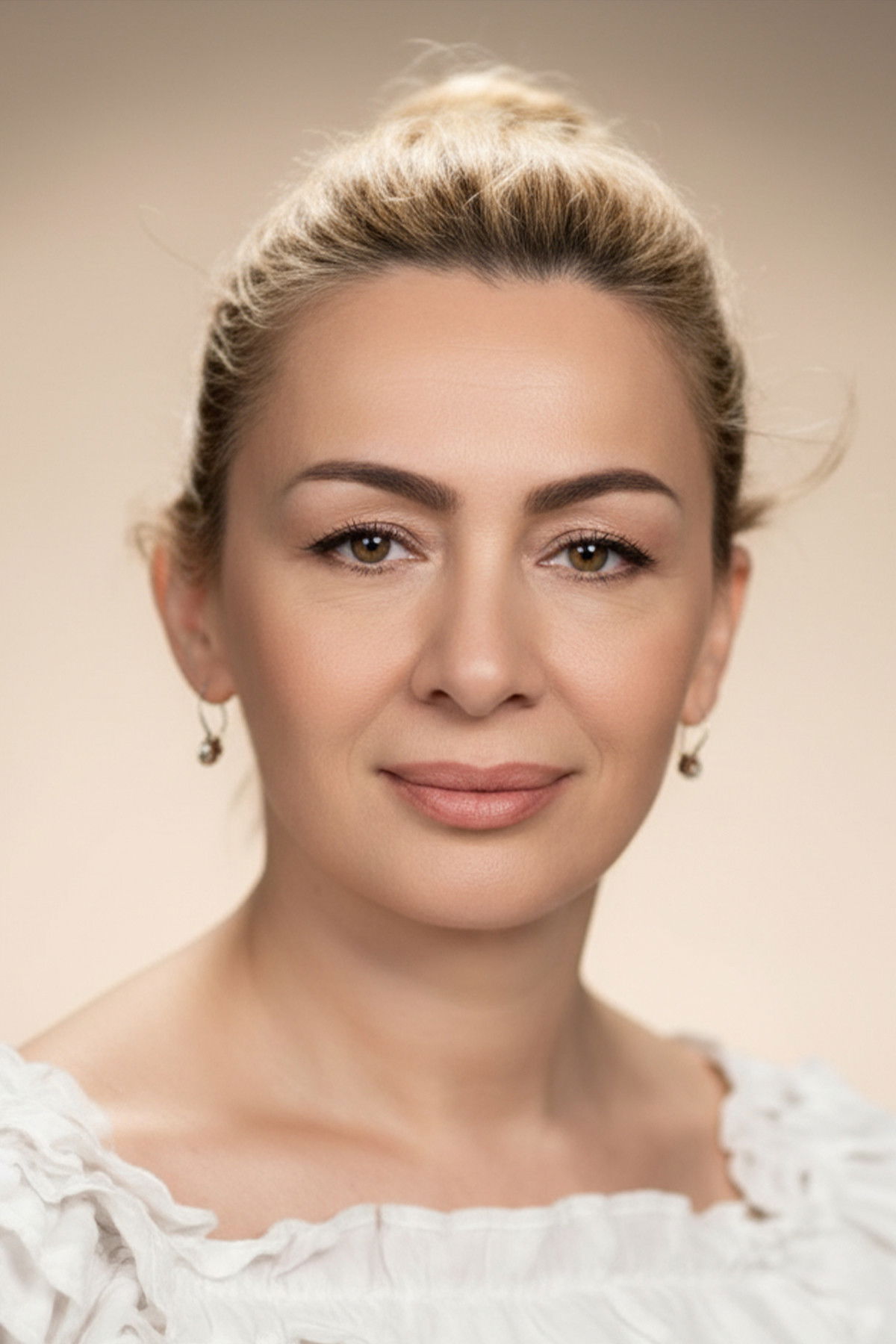 et billede af Nur Erkut