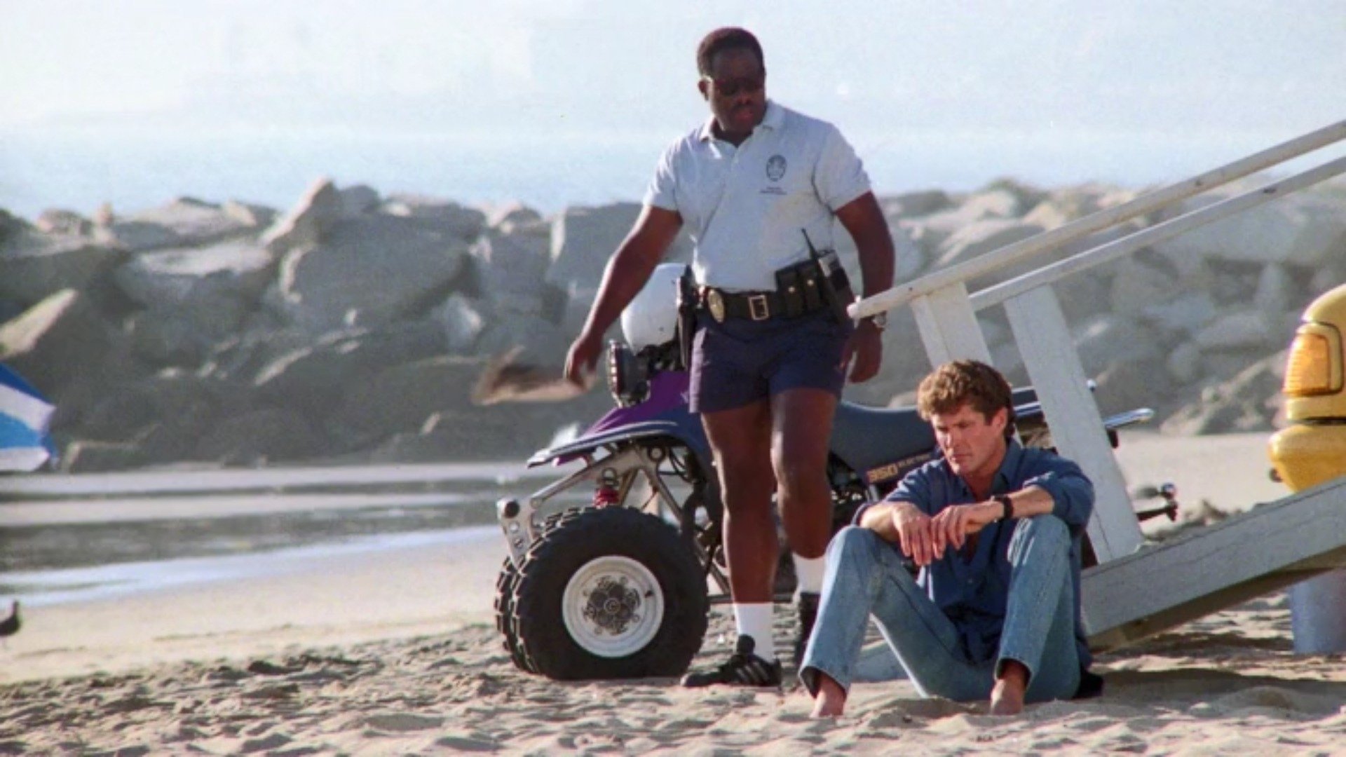 Los vigilantes de la playa - Season 4 Episode 17 : El manifiesto Falcon (2001)