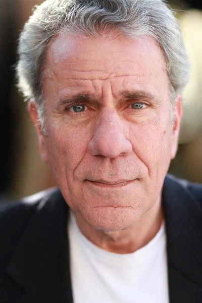 et billede af John Moraitis