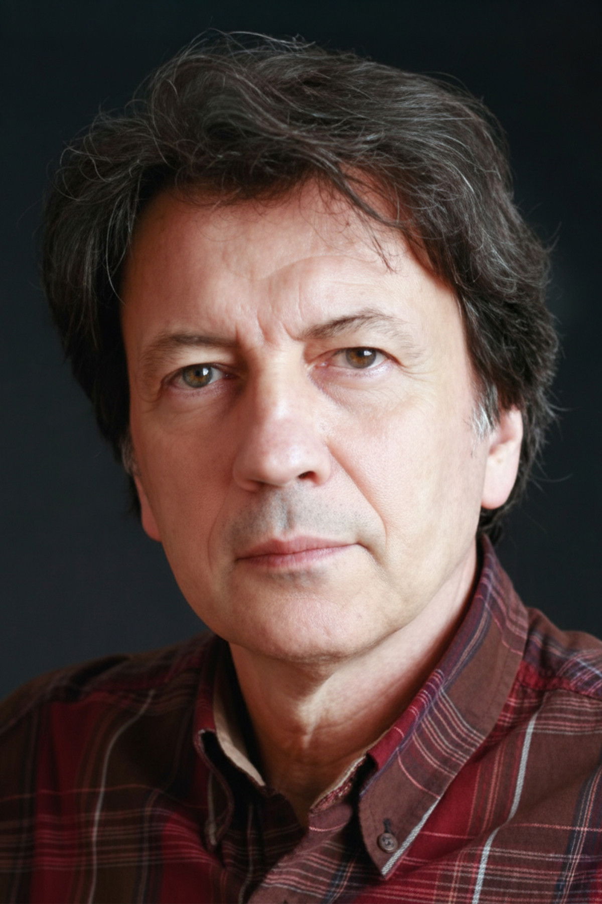 et billede af İsmet Üstekin