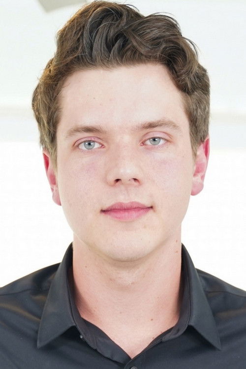 et billede af Luke Cooper