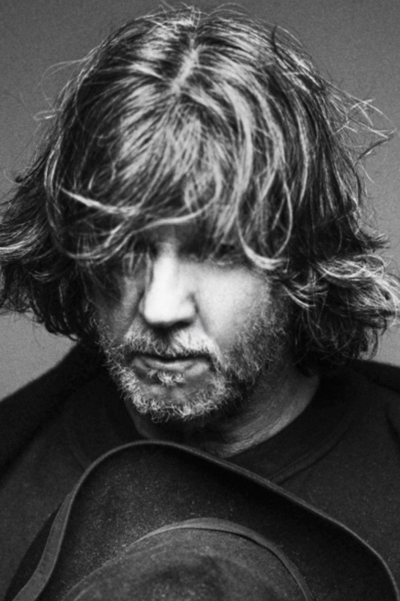 et billede af Patrick Leonard