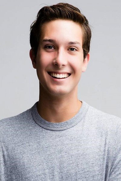 et billede af Aaron Maynard