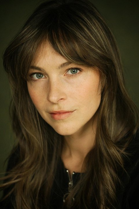 et billede af Courtney Hope Turner