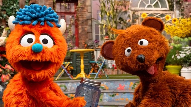 Sesame Street - Season 55 Episode 16 : Lights! Camera! Share!