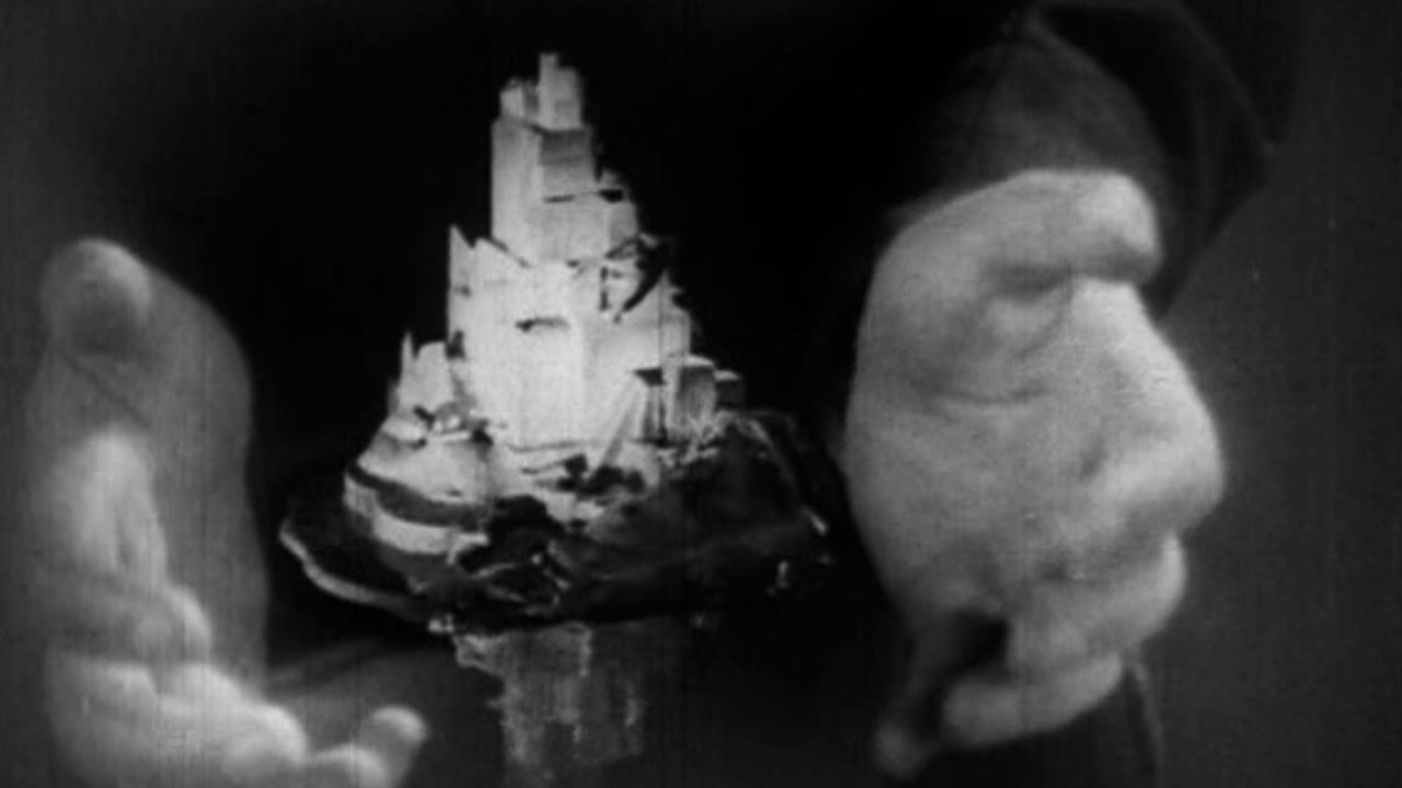 The Seashell and the Clergyman (1928)