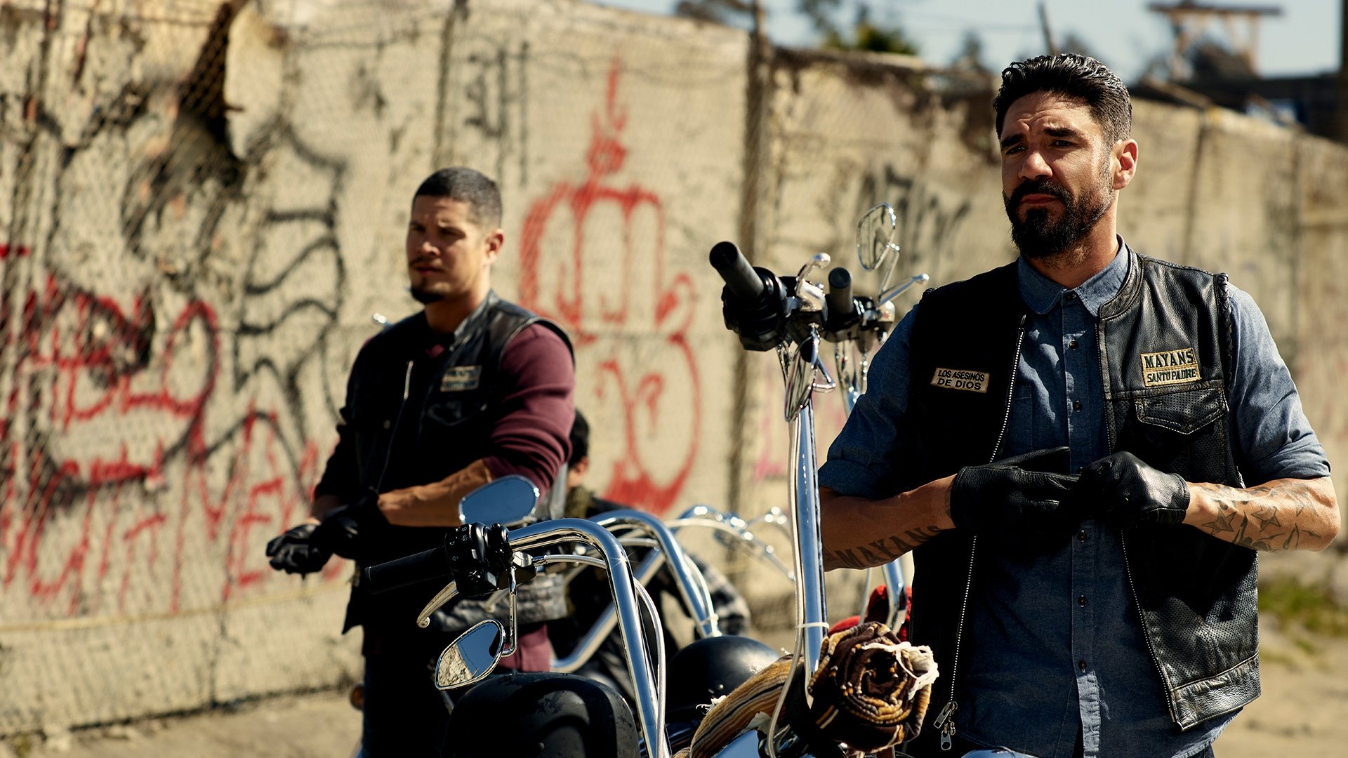 Mayans M.C. - Season 1