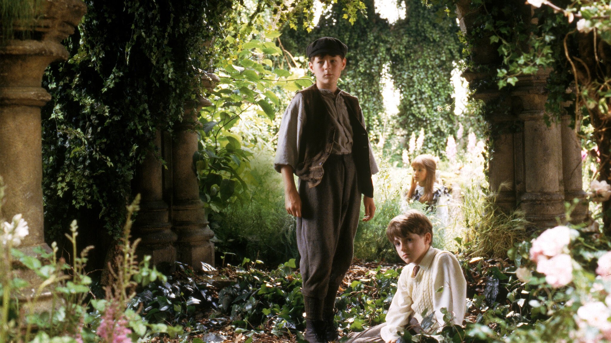 O Jardim Secreto (1993): A Jornada de Cura de Uma Menina e Seu Jardim Encantado 1 A15HP5F603vNsGT40qquCMXEzzK