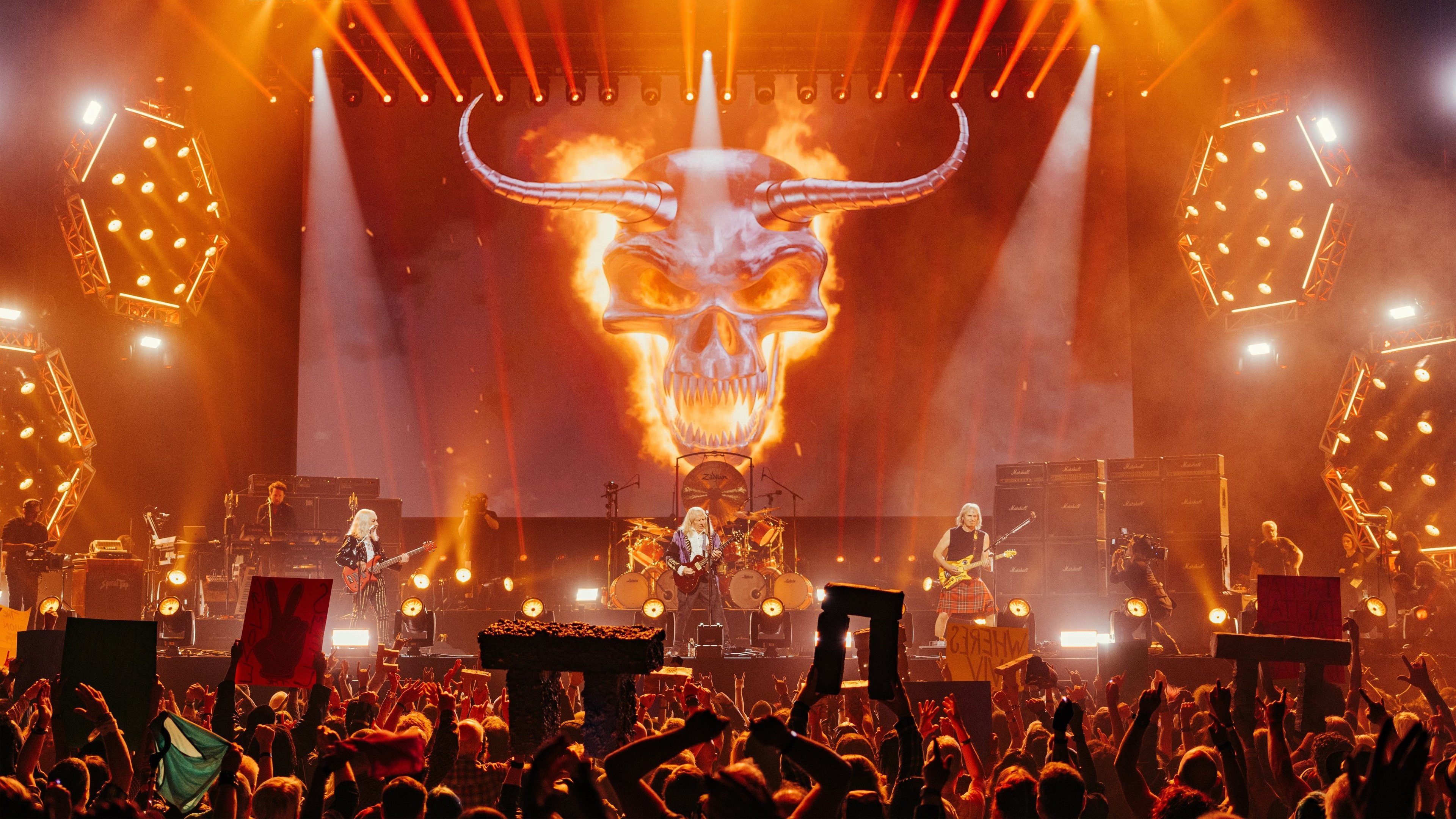 Spinal Tap II: The End Continues backdrop