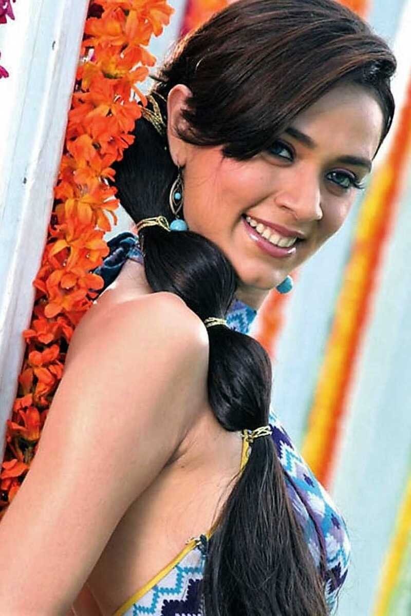 Nargis Bagheri's picture in the cast