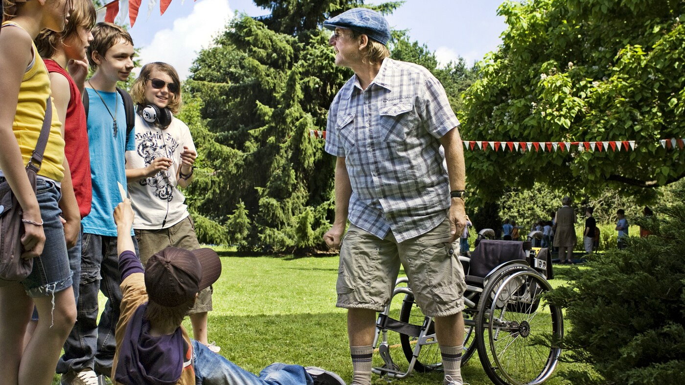 The Crocodiles (2009) — still 8