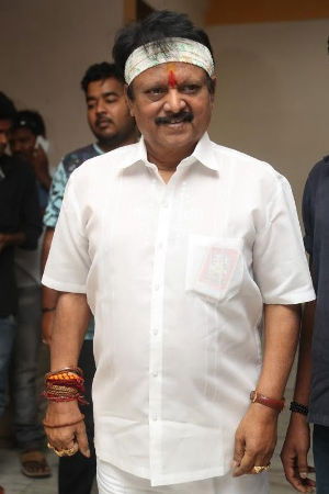 et billede af Kodi Ramakrishna